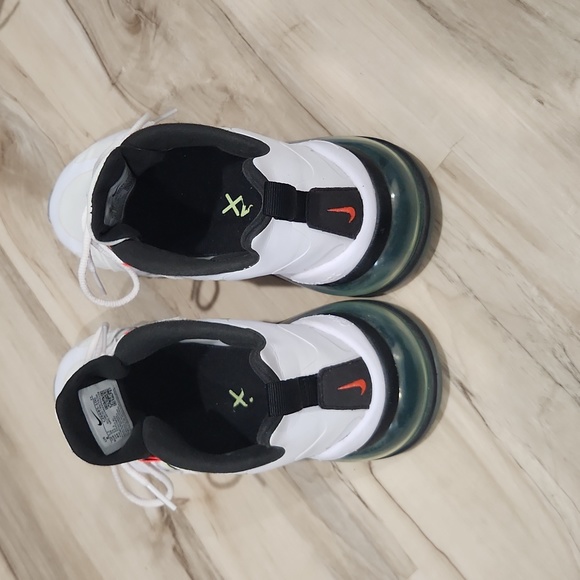 Women's Nike Sneakers - Picture 3 of 7